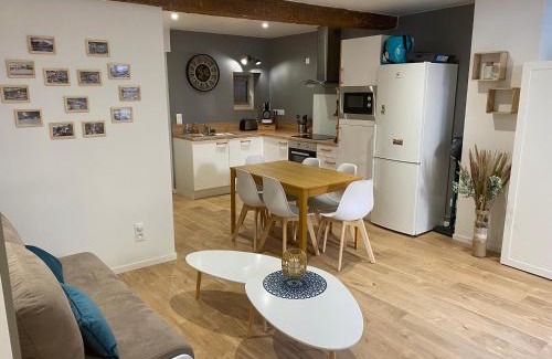 Ax-les-Thermes Apartment | Le cocon blanc: T2 centre Ax neuf et équipé 8 pers