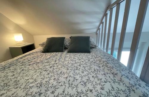 La Fuye-Velpeau Apartment | Le Cocon du Rempart Studio de charme avec mezzanine TOURS centre