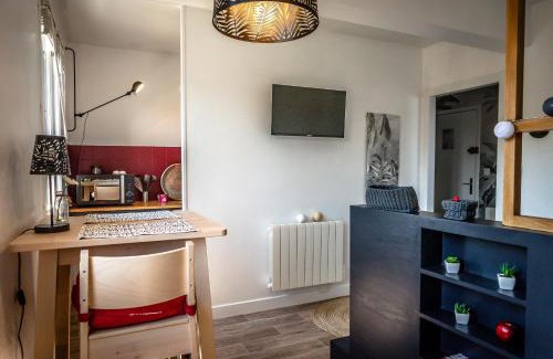 Brive-la-Gaillarde Apartment | Le Cocon Urbain - 1 Chambre