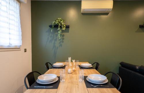8th Arrondissement Apartment | Le Cosy de la Pointe Rouge