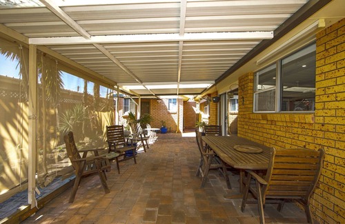 Woy Woy House | 'Le Dauphin' 2Km from beach