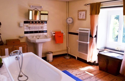Belle-Isle-en-Terre Bed & Breakfast | Le domaine des papeteries