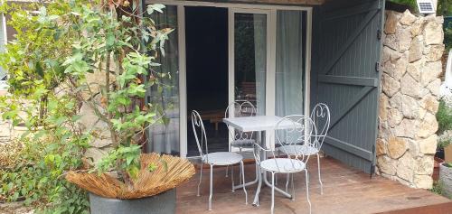 Fayence Bed & Breakfast | Le Donjon des Combes et son Spa