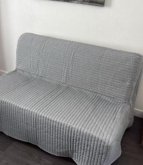 Carhaix-Plouguer Apartment | Le Duplex de la Place