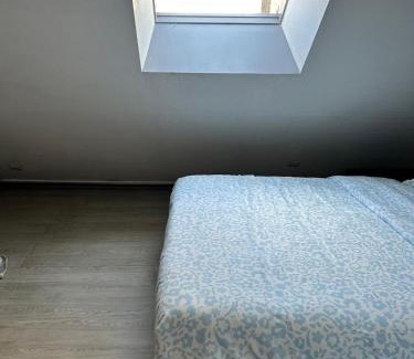 Carhaix-Plouguer Apartment | Le Duplex de la Place