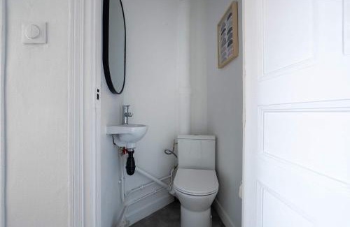 Asnieres-sur-Seine Apartment | Le Dupont - Métro 13, 20 min Champs-Elysées