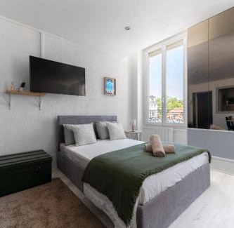 Thermal Apartment | Le Four Plaisance - Appartement cosy Parcs Opéra