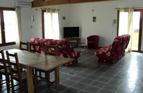 Theziers House | Le Gîte du Clos Boisé