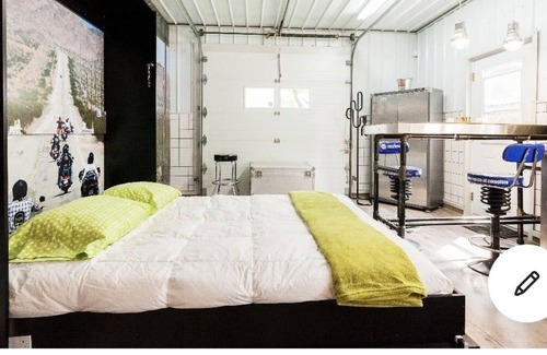 L'Auvergne Cabin | Le Garage bienvenue Welcome Bienvenidos