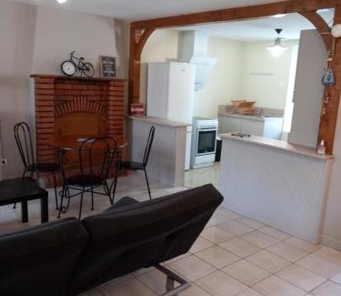 Roz-sur-Couesnon House | le gite du baron