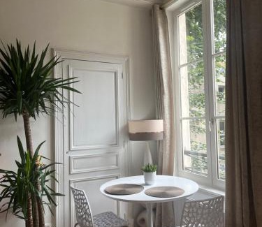 Old Town Apartment | Le Golden - Charme et confort en plein cœur de Troyes - Parking privé