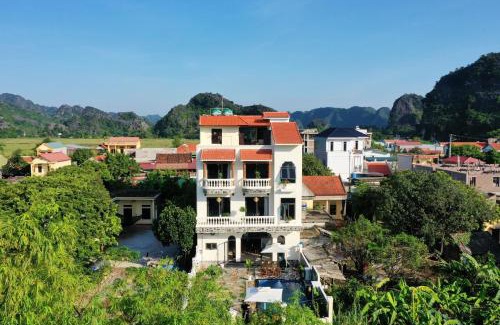 Hoa Lu Hotel | Le Grande TamCoc Retreat