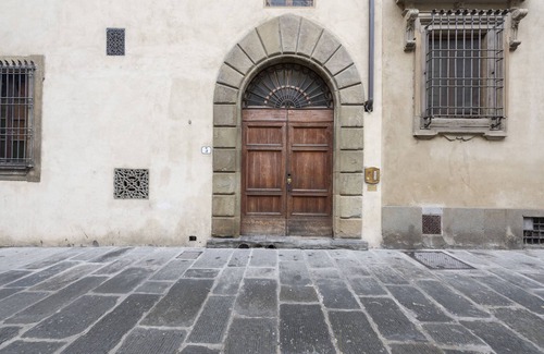 San Niccolo Apartment | Le Grazie Luxury Apartment by Mmega