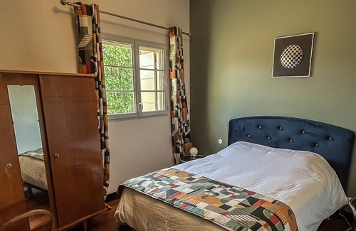 Caux Apartment | Le Grenier Apartment with vintage decor near Pézenas