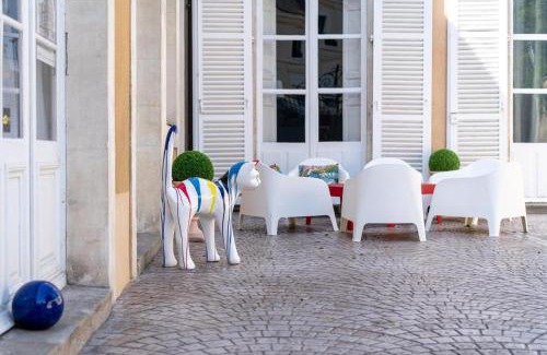 Republique Hotel | Le Henri II - logements d'exceptions entièrement autonomes