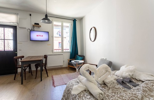 Dinan - Saint-Malo Apartment | Le jacobin 2 city center apartment