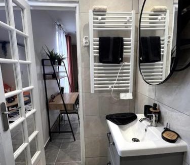 Pantin Apartment | Le Japandi - Cosyloc Agency - Aux Portes de Paris