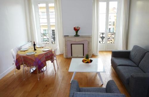 Lepante Quarter Apartment | "Le Jazzy" by EnjoyNice, 3-bedroom, 2-bathroom spacious central apartment