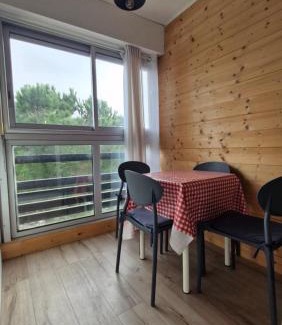 Saint-Cyprien Plage Apartment | LE LIBERTY - Studio cabine à 2 pas de la plage et du port - parking - Clim