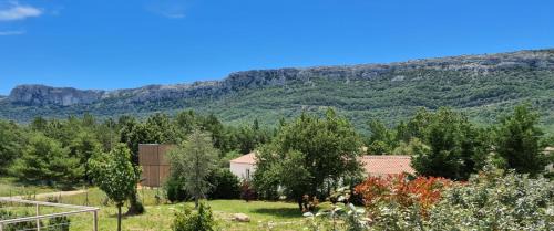 Plan-d'Aups-Sainte-Baume Ski Chalet | Le LODGE De La Sainte Baume