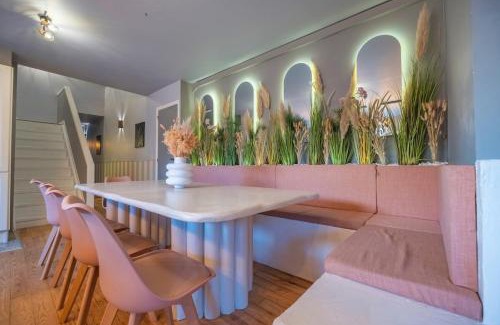 Epernay House | Le Loft Triplex 200M2 avec billard au centre-ville