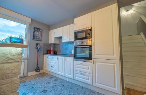 Epernay House | Le Loft Triplex 200M2 avec billard au centre-ville