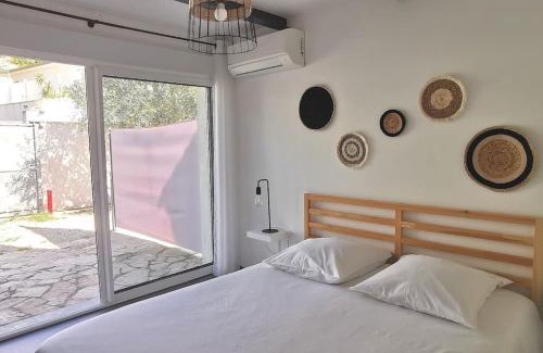 Istres Apartment | Le Lumineux l Clim l Parking l Terrasse l Paisible