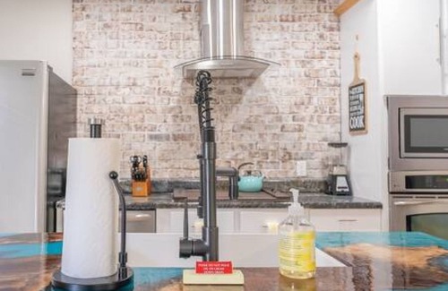 East Durham House | Le Maison Faye - East Durham Charmer 3mins from DT