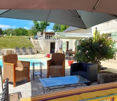 Vallieres-les-Grandes Bed & Breakfast | Le Manoir des Prés
