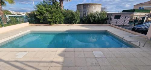 Plaine de la Brague Apartment | Le Marin - Pool and parking