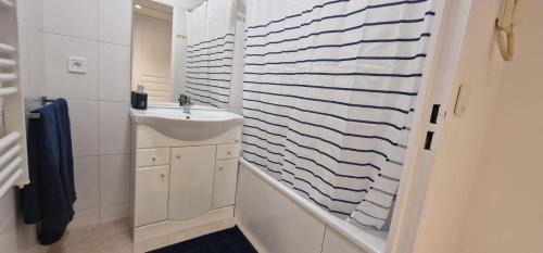 Plaine de la Brague Apartment | Le Marin - Pool and parking