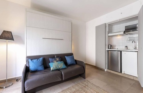 Pointe Croisette Apartment | Le Marlyne 2 by Interhome