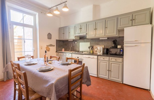 Giens House | Le Mas, Provencal house between sea and vineyards