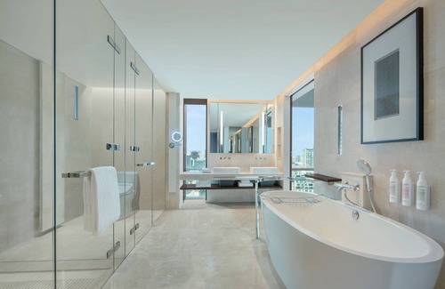 Silom Hotel | Le Meridien Bangkok