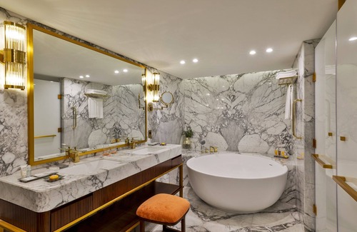 Garhoud Hotel | Le Meridien Dubai Hotel & Conference Centre