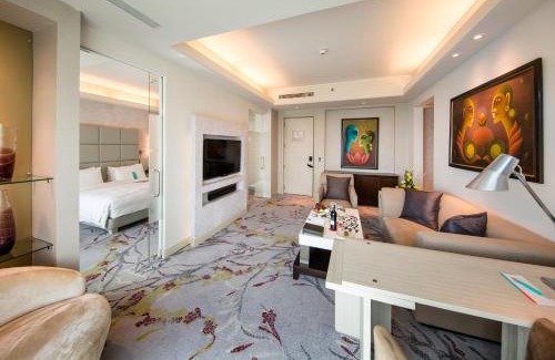 DLF City Hotel | Le Meridien Gurgaon, Delhi NCR