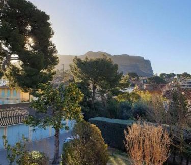 Cassis Apartment | Le mimosa