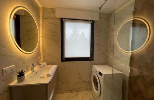 Annecy Apartment | Le Mont-Veyrier, parking et vue