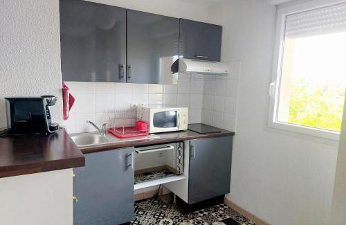 Montauban Apartment | Le Montauriol - Logement avec terrasse - Piscine -Tennis - Place de parking privée