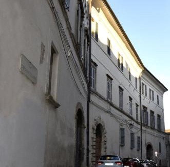 Spoleto Apartment | Le mura antiche