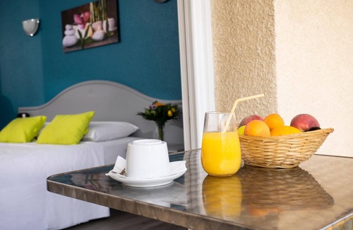 Le Boulou Hotel | Le Néoulous