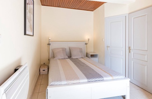 Chassiers House | Le Neflier - Pour 4 avec jardin arboré
