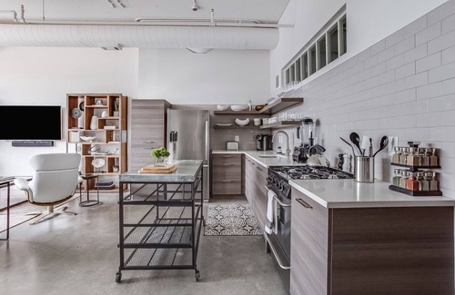 Poncey-Highland Apartment | Le Noir Et Blanc by Atlanta Luxury Rentals