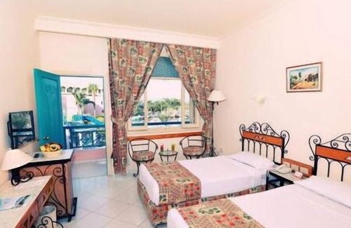 Sheraton Road -Sakkala Hotel | Le Pacha Resort