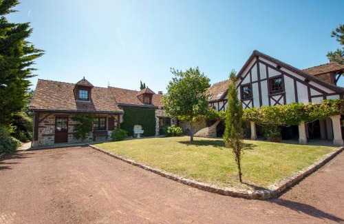 Sarge-les-le-Mans Villa | Le Patis et sa piscine