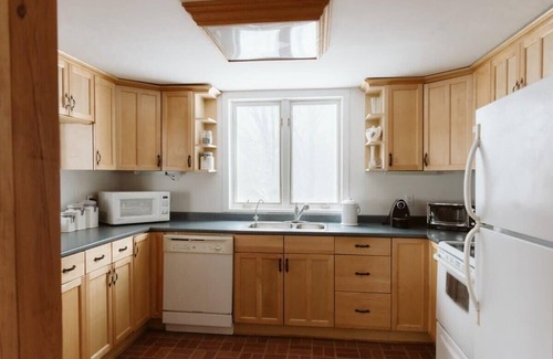 Potton House | Le Peabody - Serenity, views and authentic charm