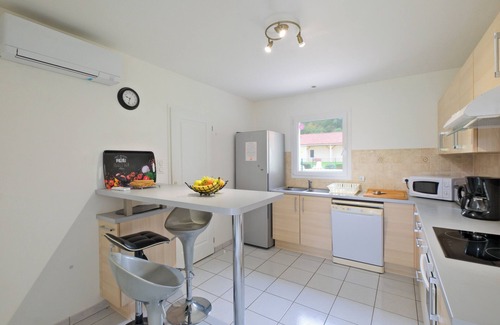 Savignac-les-Eglises House | Le Perchoir – House with Air Conditioning and Shared Pool in Savignac-les-Églises
