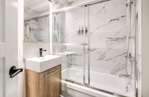 Mont-Tremblant Ski Chalet | Le Petit Condo B - Ski In/Ski Out Mont-Tremblant