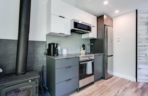 Mont-Tremblant Ski Chalet | Le Petit Condo B - Ski In/Ski Out Mont-Tremblant