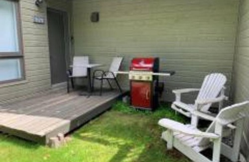 Mont-Tremblant Ski Chalet | Le Petit Condo B - Ski In/Ski Out Mont-Tremblant